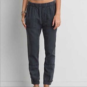 American Eagle Joggers
